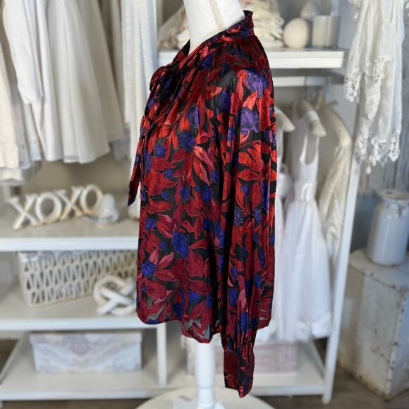 Worthington Women’s size medium sheer red and purple top, blouse , demure, #3645 - Picture 2 of 9